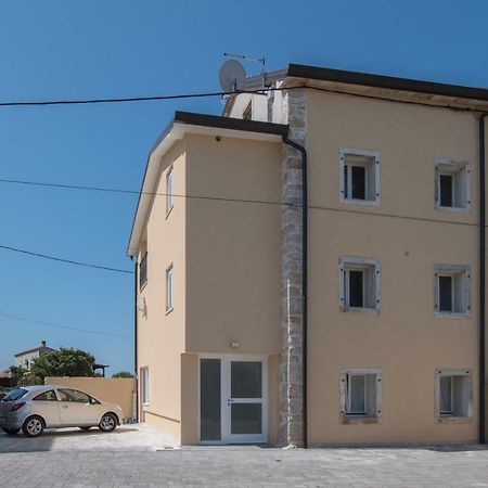 Lana House With Apartments Petrovija Exteriér fotografie